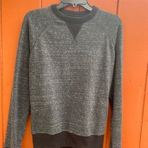 Men’s sweater size small
